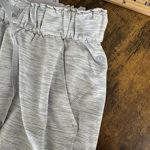 Lululemon keep moving pant size 2 gray stretch drawstring elastic casual - Picture 6 of 10